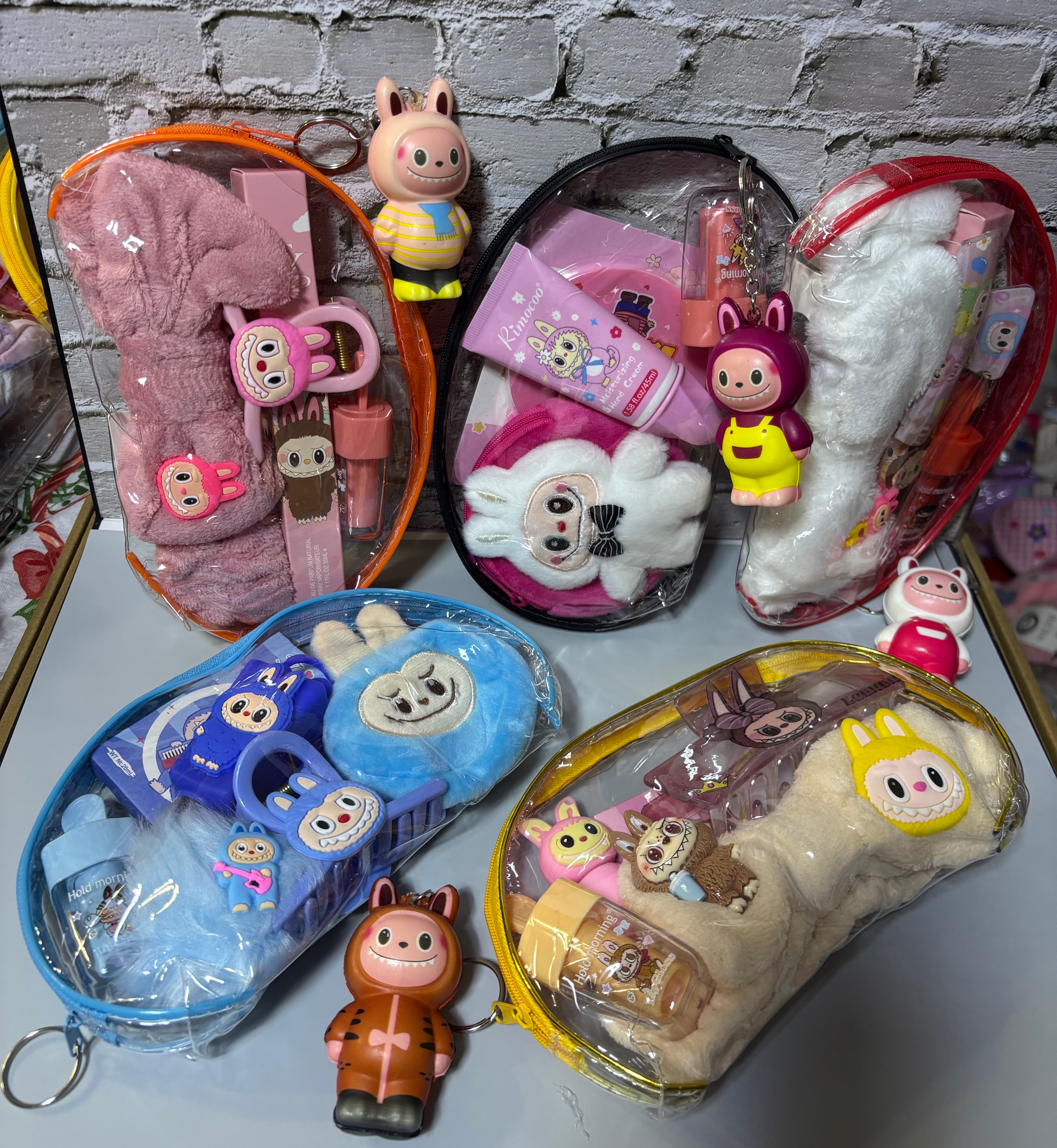 Monster Cosmetic Bag Surprise with Key chain and 5 Assorted accessories