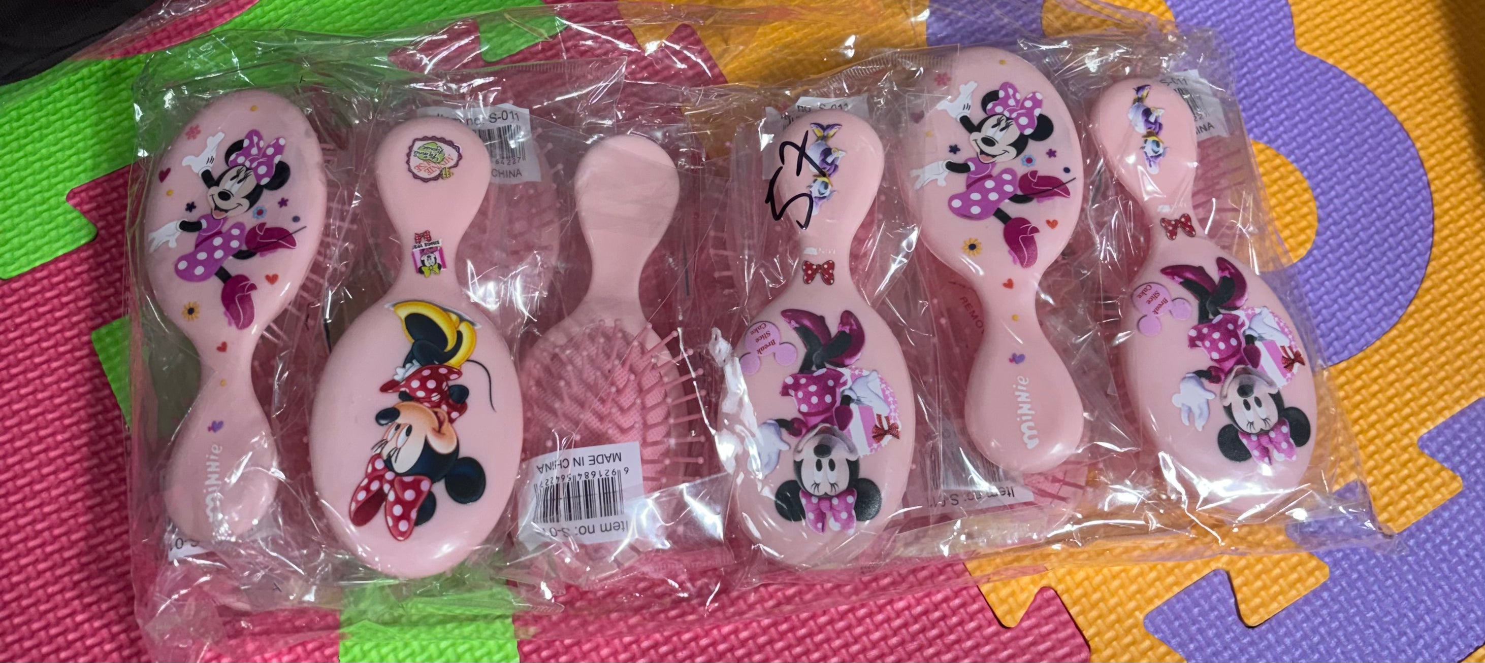 Cute PortableHair Brush (One Dozen)